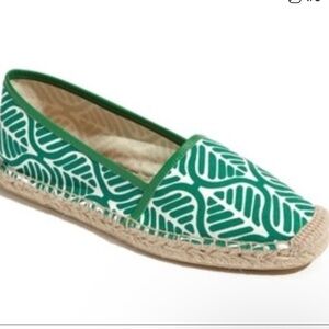Diane Von Furstenberg DVF A.L.I.N.E. Green Leaf Print Espadrille Flats Size 6
